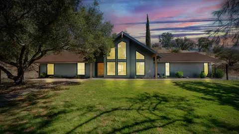 42893 Long Hollow Dr, Coarsegold, CA 93614