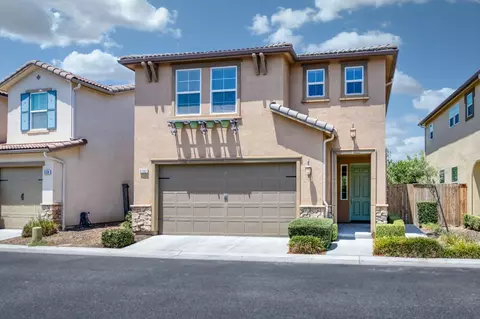 3292 W Illumination Dr, Fresno, CA 93711