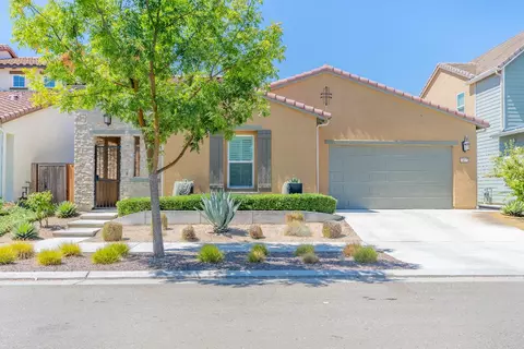 4452 Hillside Rd, Madera, CA 93636
