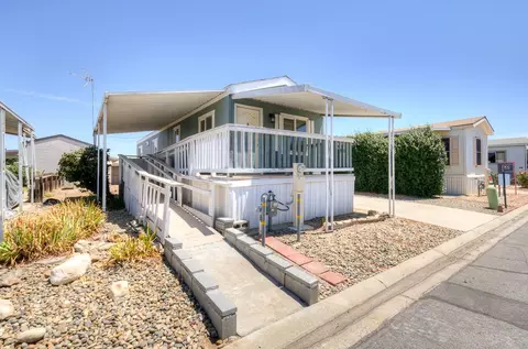 1218 E Cleveland Ave #86, Madera, CA 93638