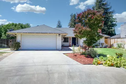 1390 Filbert Ave, Clovis, CA 93611