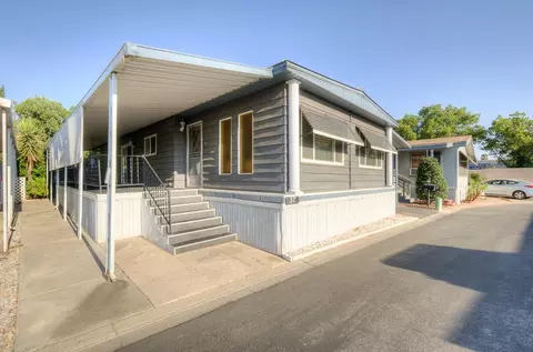 221 W Herndon #37, Fresno, CA 93650