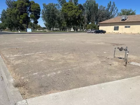 698 E Polk St, Coalinga, CA 93210