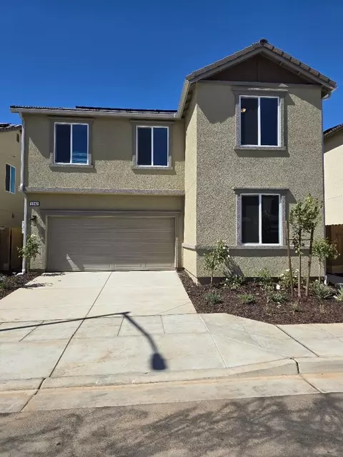 2942 E Tierra Dr, Fresno, CA 93730