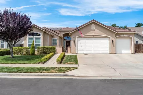 2873 Scott Ave, Clovis, CA 93611