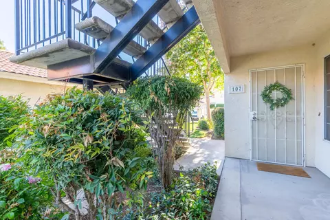 1542 E Alluvial Ave #107, Fresno, CA 93720