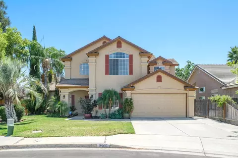 2969 E Pryor Dr, Fresno, CA 93720