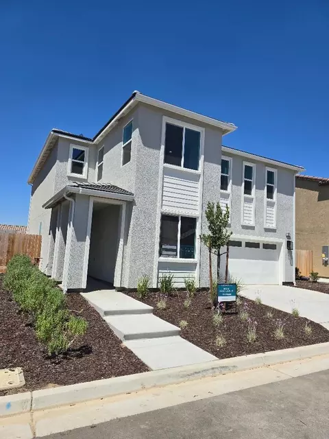 2854 E Colina Dr, Fresno, CA 93730