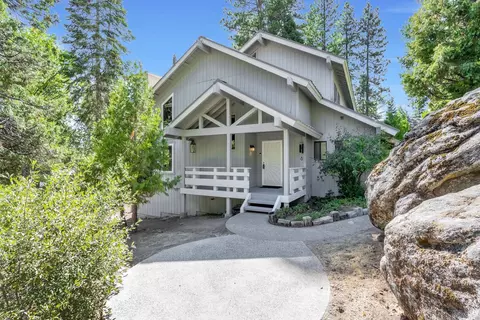 40780 Village Pass Ln, Shaver Lake, CA 93664
