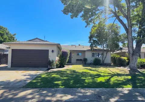 1715 Fordham St, Clovis, CA 93611