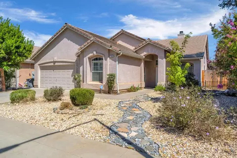 2854 E Palisade Dr, Fresno, CA 93720