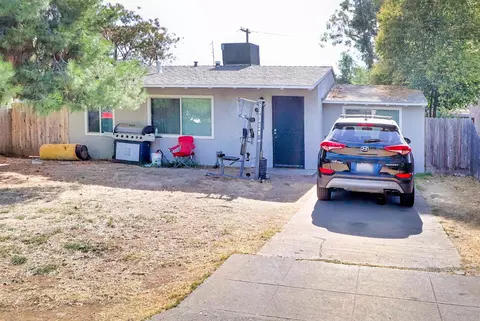 7031 N Farris Ave, Pinedale, CA 93650
