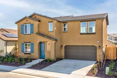 661 Lucas Ave S, Madera, CA 93636