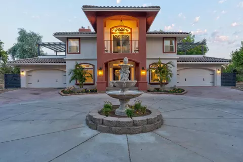 12741 E Paul Ave, Clovis, CA 93619