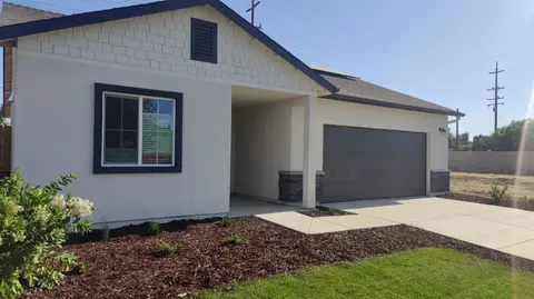 84 Geary, Fresno, CA 93706