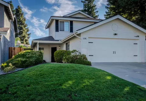 748 E Robin Ln, Fresno, CA 93730