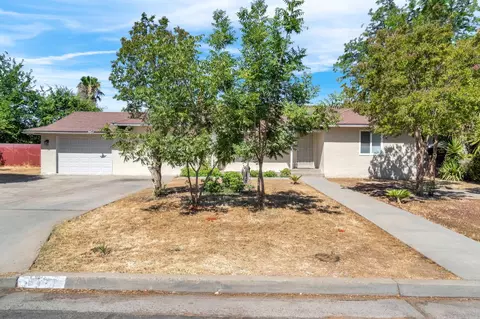 6171 N Calaveras St, Fresno, CA 93704