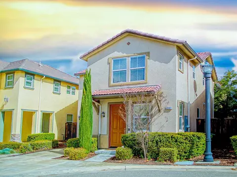 1587 N Strada Way, Clovis, CA 93619 photo 1