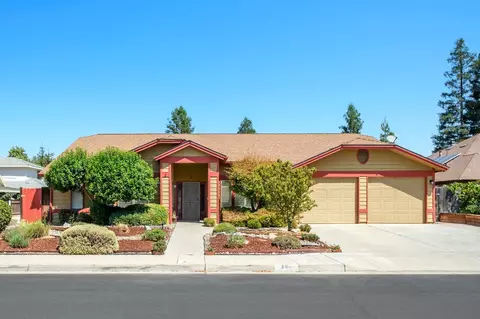 295 W Paul Ave, Clovis, CA 93612