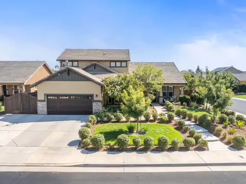 3236 Ashcroft Ave, Clovis, CA 93619