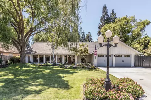 39977 Kings River Dr, Kingsburg, CA 93631