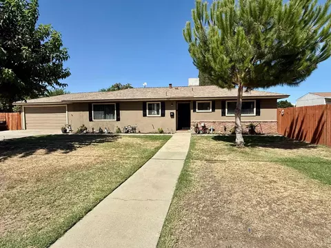 1349 6th Avenue Dr, Kingsburg, CA 93631