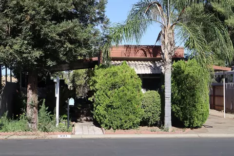 9360 N 9360 N Blackstone Ave #201, Fresno, CA 93720