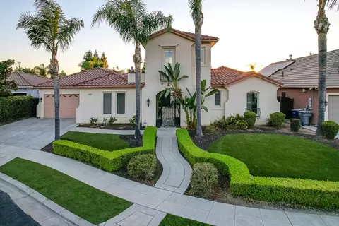 1452 N Harvard Ave, Clovis, CA 93619