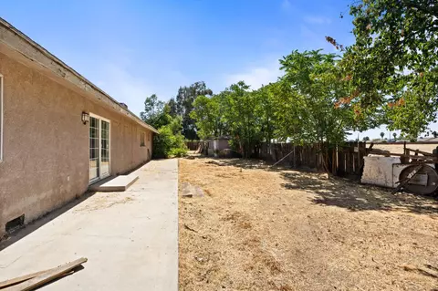 Exterior - 27592 Avenue 16, Madera, CA 93638 photo 7 of 9
