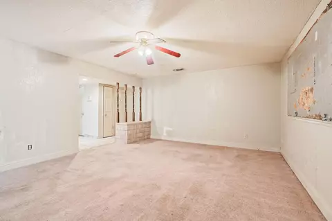 Living - 27592 Avenue 16, Madera, CA 93638 photo 2 of 9