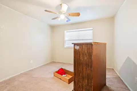 Bedroom - 27592 Avenue 16, Madera, CA 93638 photo 1 of 4