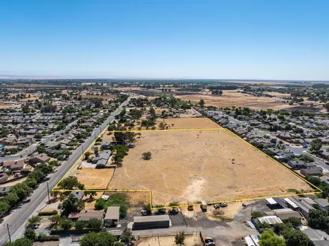 View/Area - 27592 Avenue 16, Madera, CA 93638 photo 9 of 12