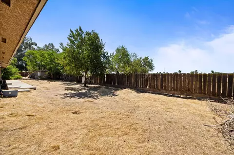 Exterior - 27592 Avenue 16, Madera, CA 93638 photo 5 of 9