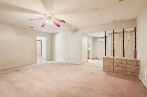 Living - 27592 Avenue 16, Madera, CA 93638 photo 1 of 9