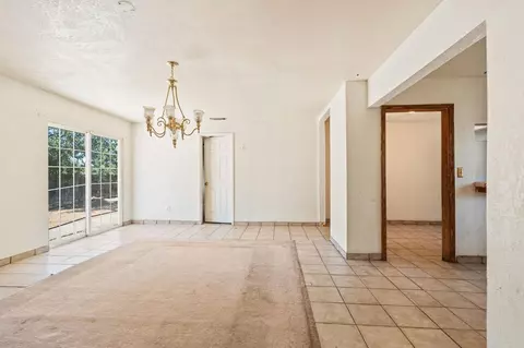 Living - 27592 Avenue 16, Madera, CA 93638 photo 4 of 9