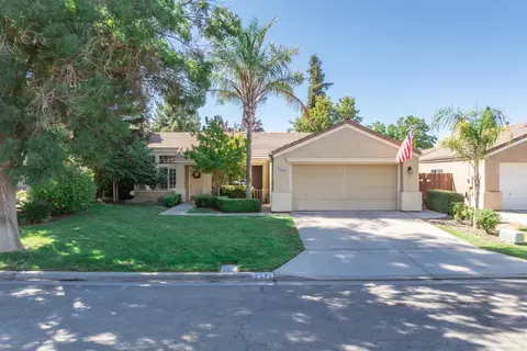 2371 E Goshen Ave, Fresno, CA 93720