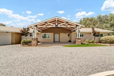 1635 N Elberta Rd, Exeter, CA 93221