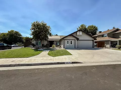 736 N Karen Ave, Clovis, CA 93611