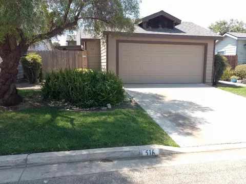 516 N Velie Dr, Visalia, CA 93292
