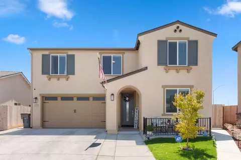 6523 E Sooner Dr, Fresno, CA 93727