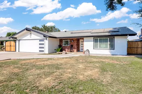 1811 N Riverview Ave, Reedley, CA 93654
