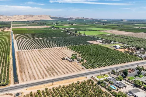 9810 S Alta Ave, Reedley, CA 93654