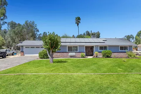 10757 N Armstrong Ave, Clovis, CA 93619