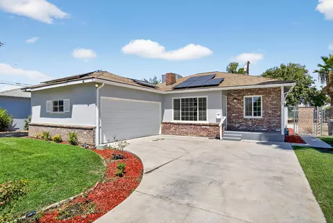 1528 Floral Ave, Selma, CA 93662