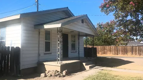 1015 W Olive Ave, Madera, CA 93637