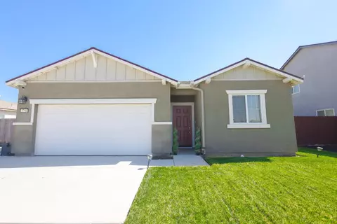 1798 Palmer Ave, Dinuba, CA 93618