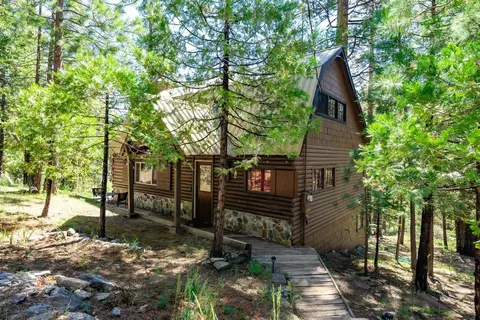 41534 Indian Rock Rd, Shaver Lake, CA 93664