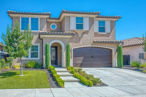 1808 E Benvenuto Dr, Fresno, CA 93730