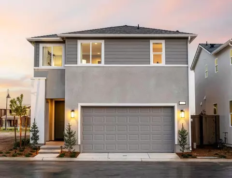 804 Laina Ave, Madera, CA 93636