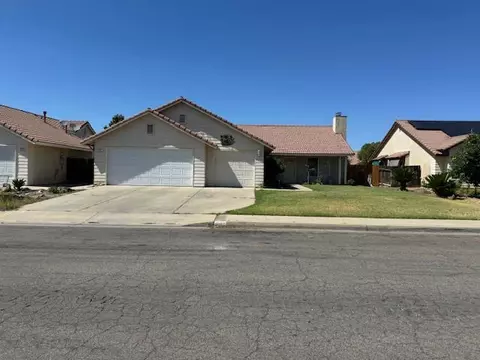 265 E Ramblewood, Dinuba, CA 93618